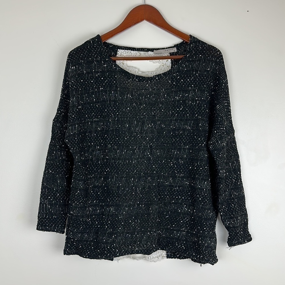 Entro Woman’s Top Size Small crochet open back long sleeve layer